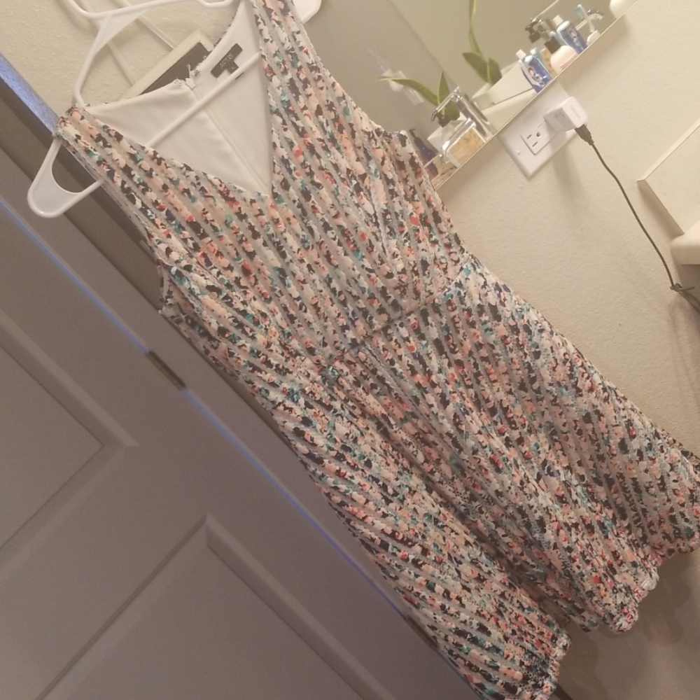 Dress - Picture 2 of 5